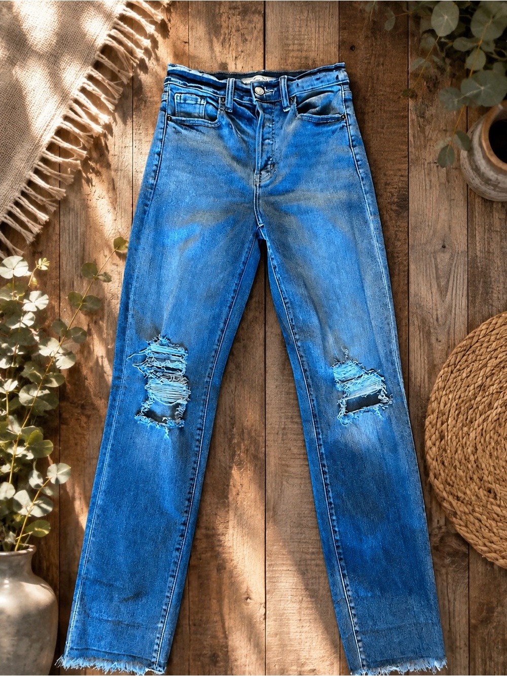Willow & Root The Mom Fit Size 24 Distressed Raw Hem Jeans